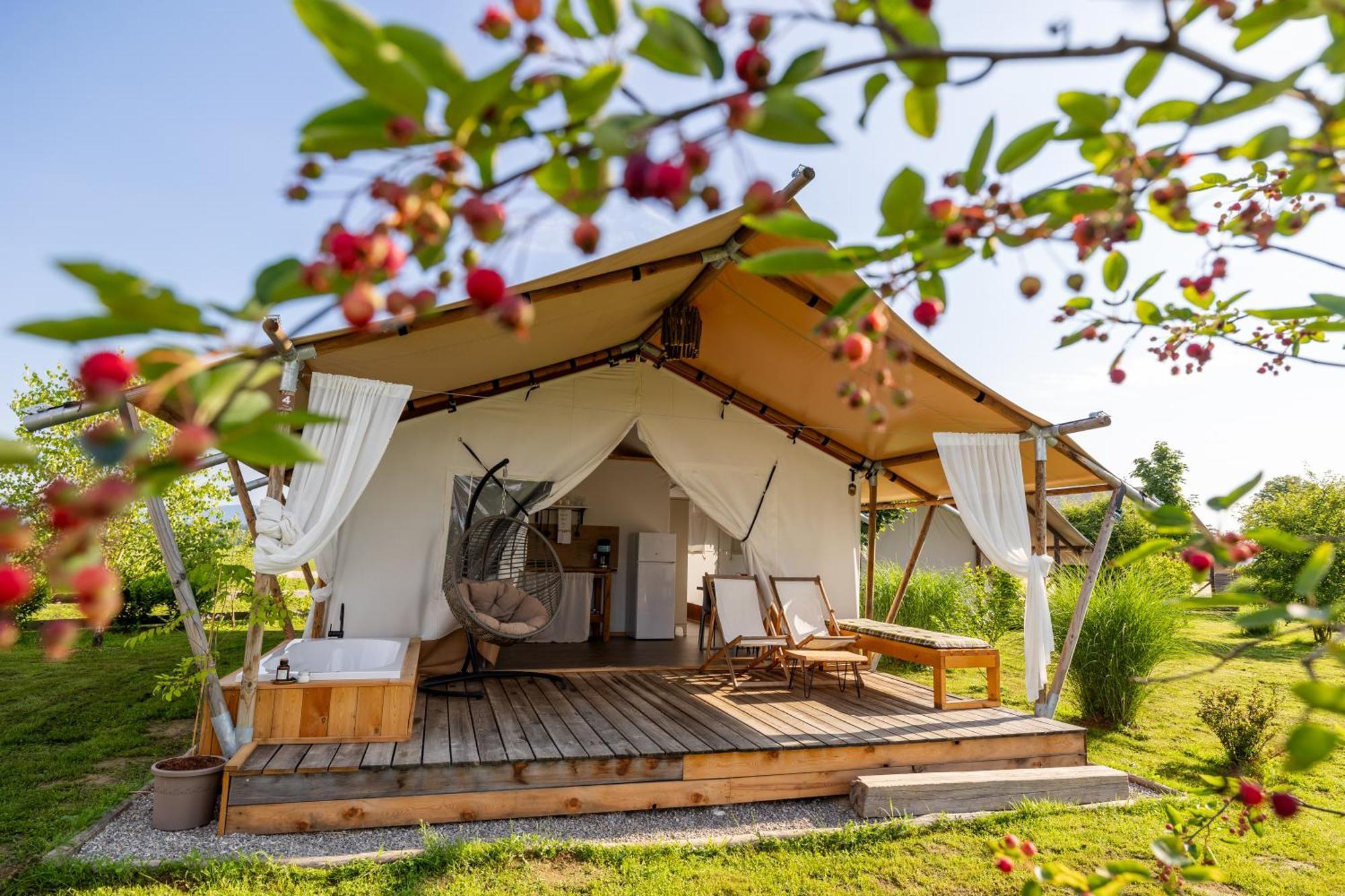 Glamping Kolpa Resort Gradac Eksteriør bilde