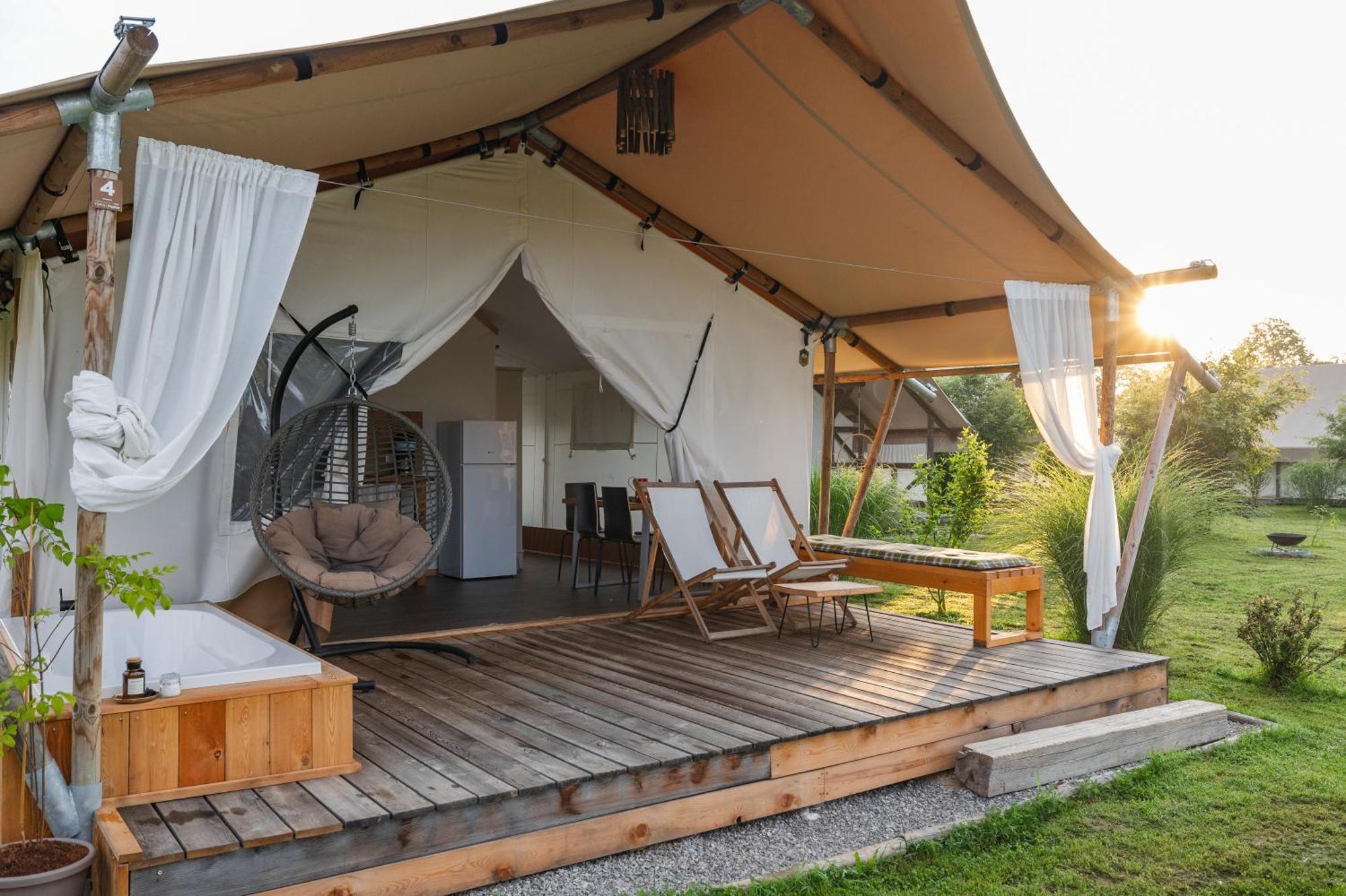 Glamping Kolpa Resort Gradac Eksteriør bilde