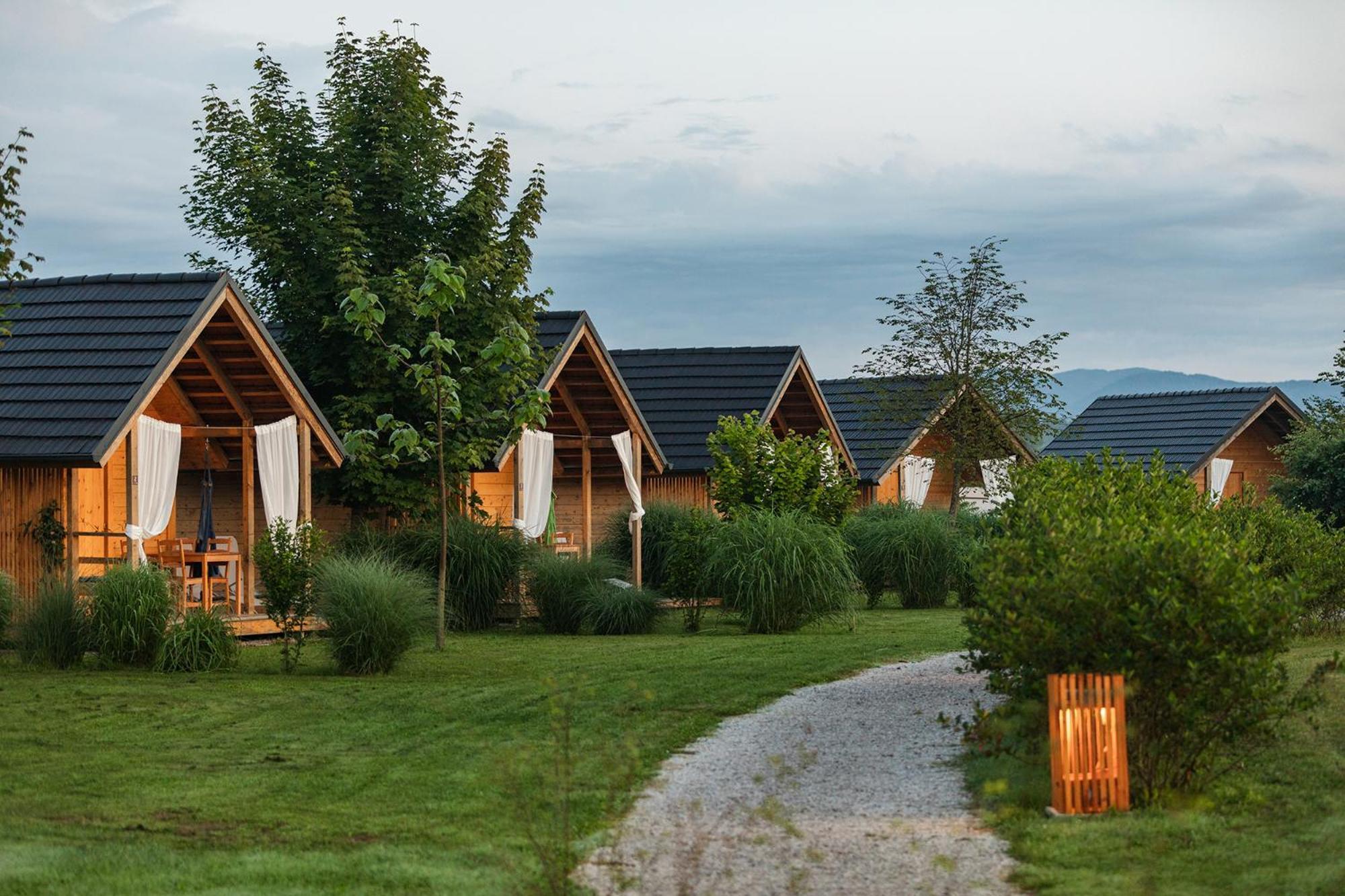 Glamping Kolpa Resort Gradac Eksteriør bilde